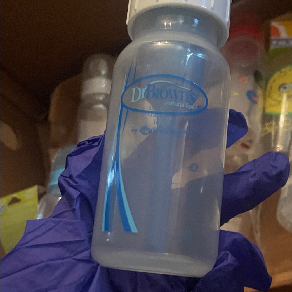 Assorted Baby Bottles and Formula - Picture 14 of 17